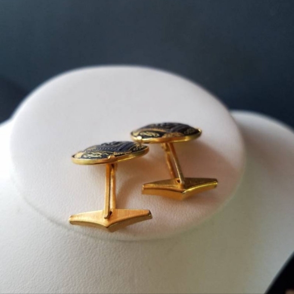Damascene Round Geometric Cufflinks - Picture 7 of 10
